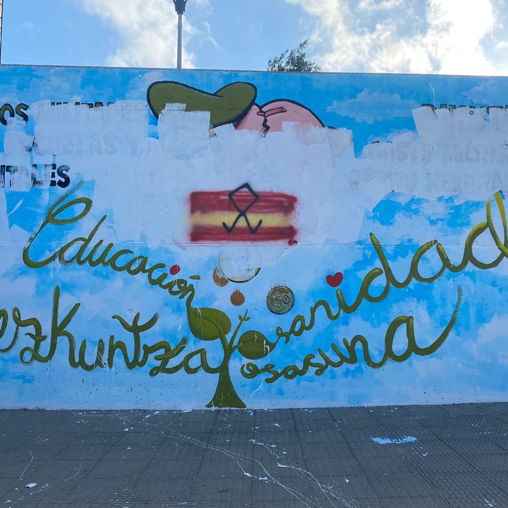 Mural vandalizado en Berriozar