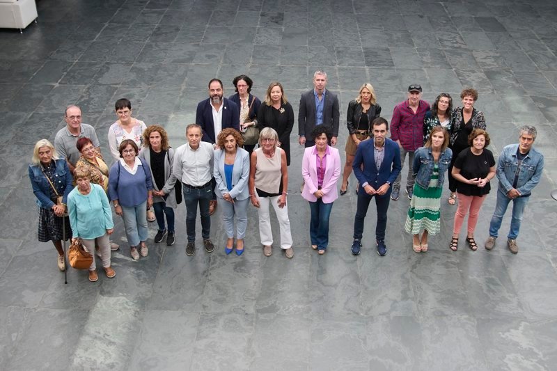 El Parlamento de Navarra acoge la lectura de sendos manifiestos con motivo del Día Mundial del Alzheimer