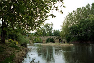 Foto: Puente de San Pedro. Imagen por Parque Fluvial Pamplona