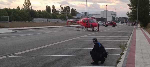 FOTO: Aterrizaje del helicóptero en Sarriguren