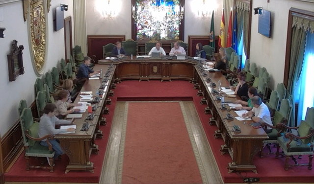 Foto: Una comisión en el Ayuntamiento de Pamplona