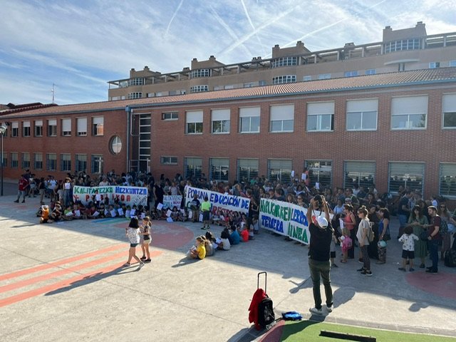 Foto: Una movilización en el colegio público Erreniega de Zizur