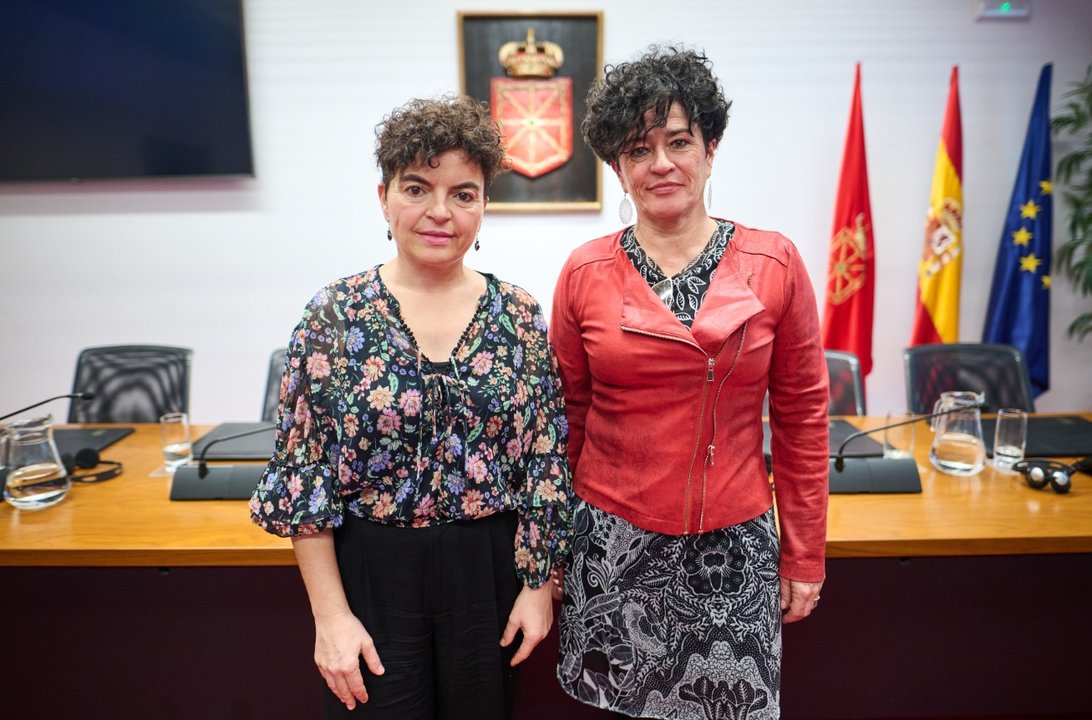 Eneka Maiz (EH Bildu) a la izquierda e Inma Jurío (PSN)