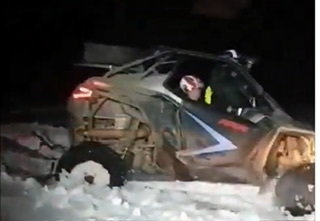 Foto: Imagen de uno de los vehículos atrapados por la nieve