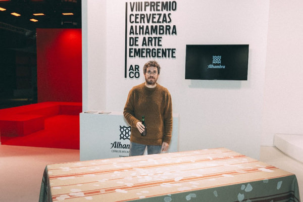 Foto: Fermín Jiménez Landa, ganador del VIII Premio Cervezas Alhambra de Arte Emergente