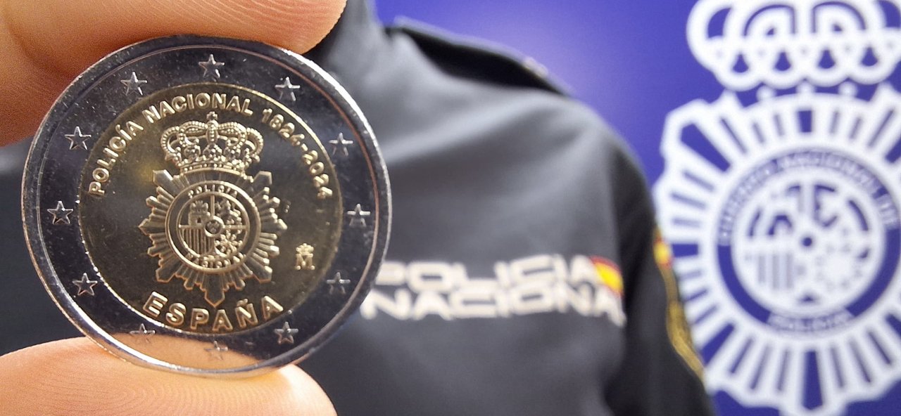 Foto: moneda de 2 euros del bicentenario