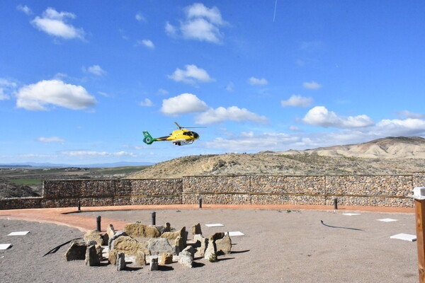 Foto: Vuelo en helicóptero que se ha realizado durante el evento para localizar posibles zonas de aterrizaje