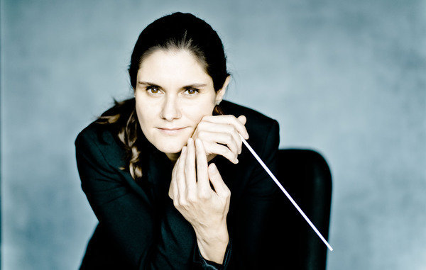Delayana Lazarova  Conductor
Photo: Marco Borggreve