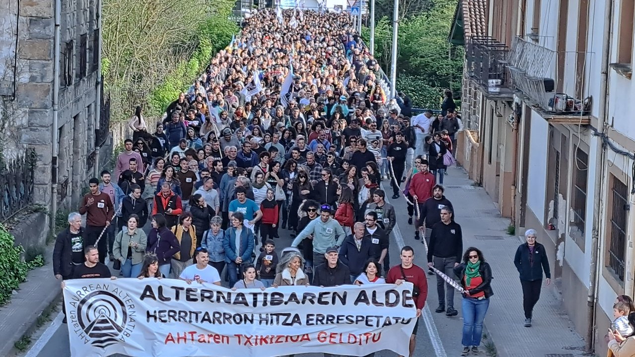 Foto: Manifestación contra el TAV en Alsasua (imagen cedida)
