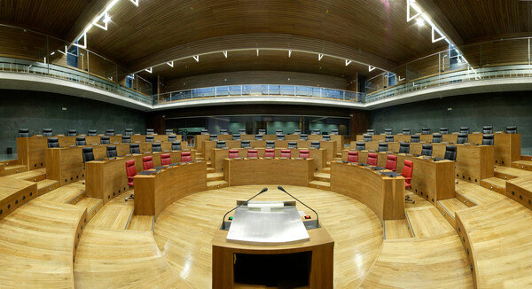 Foto: Salón de plenos del Parlamento de Navarra
