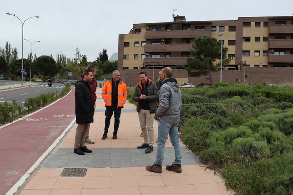 Foto: El alcalde Toquero, junto al concejal de Desarrollo Urbano Sostenible, Zeus Pérez y técnicos de la empresa adjudicataria